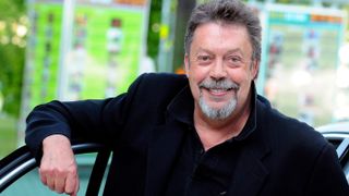 A murit Tim Curry, actorul din &bdquo;Singur acasă&rdquo;. Cauza decesului