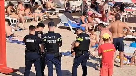 Alertă pe o plajă din Eforie Nord! Un turist a scos o posibilă dronă din apă