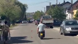 VIDEO Proiectil transportat cu scuterul de un viceprimar din județul Satu Mare