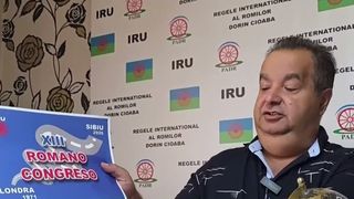 VIDEO Regele internațional al romilor, Dorin Cioabă, caută să &icirc;nființeze un stat propriu. Proiectul va fi discutat la Sibiu