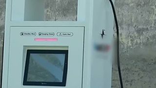 VIDEO Stații de &icirc;ncărcare da, mașini electrice ba: &bdquo;Ce să &icirc;ncărcăm?&rdquo;
