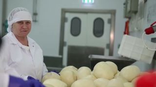 VIDEO Br&acirc;nza frăm&acirc;ntată de Teaca, recunoscută oficial de Uniunea Europeană drept simbol al tradiției din Bistrița-Năsăud