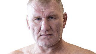 Tolea Ciumac, reținut după o bătaie &icirc;n Centrul Vechi. Luptătorul MMA a fost implicat &icirc;ntr-un conflict violent