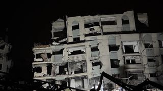 Clădire cu șase etaje, prăbușită &icirc;n F&acirc;șia Gaza