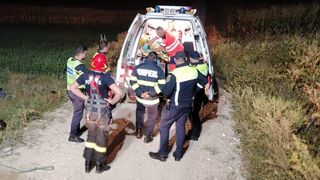 Bărbat din Botoșani, salvat după ce a căzut &icirc;ntr-o f&acirc;nt&acirc;nă ad&acirc;ncă de 6 metri