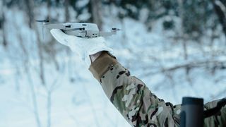 Mai multe drone au survolat Republica Moldova. Unul dintre aparate s-a prăbușit și a luat foc