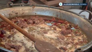 VIDEO Festivalul gastronomic din Ungaria care atrage mulți rom&acirc;ni