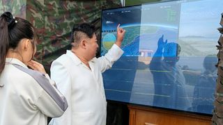 La lansarea rachetelor a participat și fiica dictatorului Kim Jong Un
