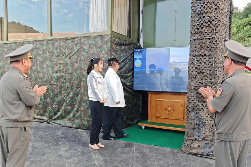 La lansarea rachetelor a participat și fiica dictatorului Kim Jong Un