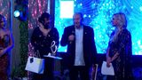 VIDEO &bdquo;Este multă muncă &icirc;n spate, dar este făcută cu mult drag&rdquo;. Florin Zamfirescu, Viorica Dăncilă și Codruța Filip, premiați &icirc;ntr-o seară de gală