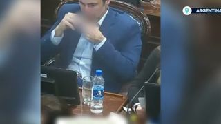 VIDEO Deputat acuzat că se droghează &icirc;n plen