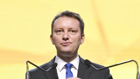 Siegfried Mureșan &icirc;și depune programul de guvernare și lista miniștrilor la Parlament. Premierul desemnat, răspuns tranșant pentru Sorin Grindenau: &rdquo;Aștept să prezint oamenilor viziunea mea pentru Rom&acirc;nia&rdquo;