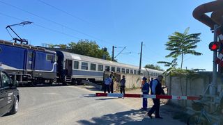 Bătr&acirc;n prins sub tren la Arad. Bărbatul de 73 de ani a murit pe loc  
