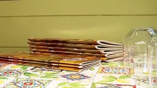 VIDEO Meniurile din restaurante, cele mai murdare obiecte. Peste 185.000 de bacterii pe un singur exemplar