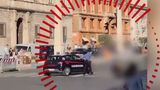 VIDEO Incident șocant la Roma. O mașină a carabinierilor a lovit un agent &icirc;n timpul unei intervenții