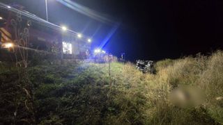 T&acirc;năr mort după ce s-a răsturnat cu mașina. Accidentul a avut loc noaptea trecută