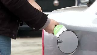 VIDEO Șoferii pregătesc boicotul la pompă. Nemulțumiri tot mai mari față de scumpirile la carburanți