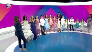 VIDEO &bdquo;Pot să &icirc;nvețe cum să aibă o postură corectă&rdquo;. Paradă de modă pentru copii