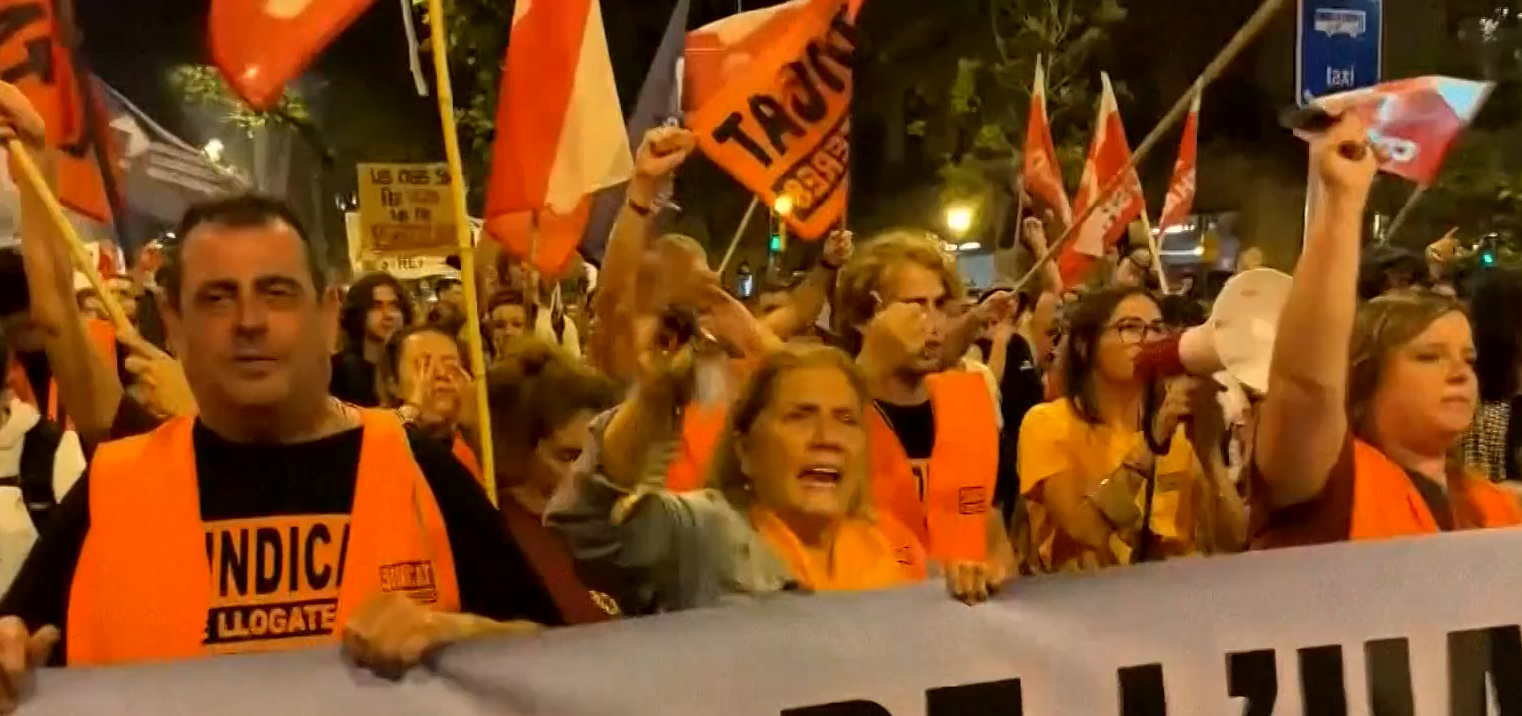 VIDEO Proteste de amploare la Barcelona Mii de oameni cer în stradă chirii mai mici și locuințe accesibile