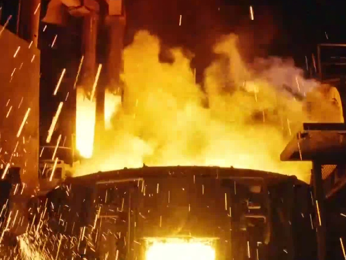VIDEO Roboți umanoizi din Finlanda, aruncați în metal topit într-o scenă inspirată de Terminator