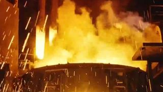 VIDEO Roboți umanoizi din Finlanda, aruncați &icirc;n metal topit &icirc;ntr-o scenă inspirată de Terminator