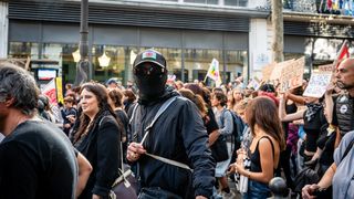 De ce au ieșit sute de mii de elevi și profesori &icirc;n stradă &icirc;n Franța, &icirc;n valul de proteste fără precedent
