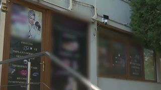 VIDEO Salon de tatuaje din Constanța, transformat ilegal &icirc;n cabinet de medicină estetică. Anchetă pentru practică fără drept
