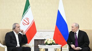 Vladimir Putin, alături de președintele Iranului