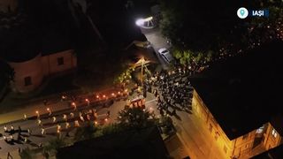 VIDEO Zeci de mii de oameni la procesiunea &bdquo;Calea Sfinților&rdquo; și cozi kilometrice la Sf. Parascheva.