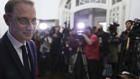 UPDATE &bdquo;Nu cred că PNL intră &icirc;n Guvern&rdquo;. Cum ar putea arăta noul Executiv. Luca Niculescu a &icirc;ncheiat consultările cu partidele, dar fără rezultat 