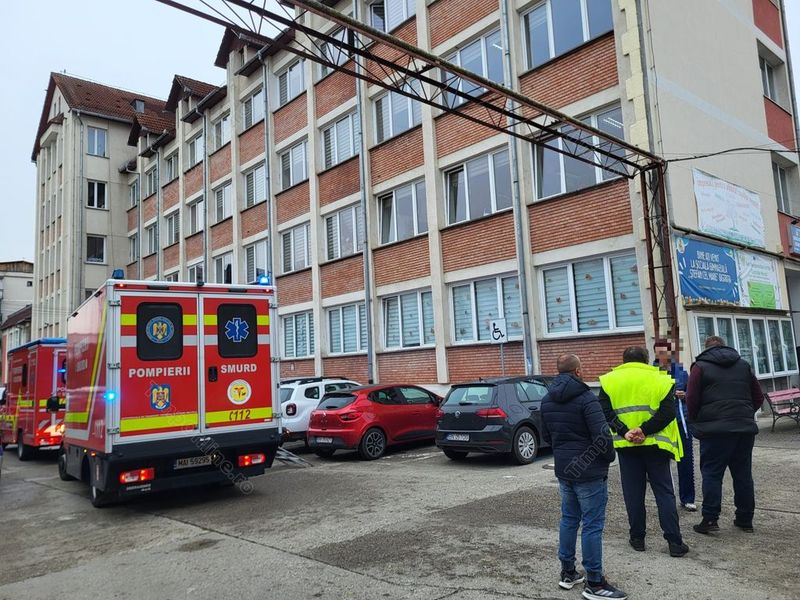 atac scoala bistrita 