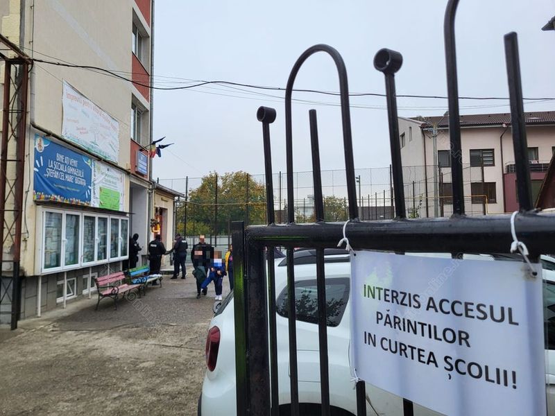 atac scoala bistrita 