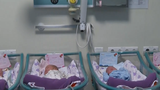 VIDEO Miracol la Maternitatea Brașov. Cvadrupleții născuți prematur, externați după trei luni de luptă pentru viață