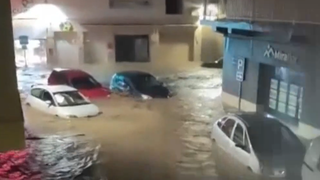 VIDEO Spania, sub ape. Cod roșu de inundații după ploi record. Două femei și-au pierdut viața