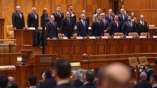 VIDEO Guvernul Luca Niculescu, &icirc;nvestit după o criză de peste șase luni. Ce urmează pentru noul executiv
