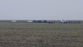 Resturi de dronă militară, găsite pe un c&acirc;mp din Buzău! Un fermier a sesizat imediat autoritățile: &bdquo;Noi auzim mereu bubuituri şi zgomote de avioane&rdquo; Declarația MApN