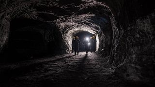 Protest &icirc;n Mina Vulcan, din Valea Jiului! Unui miner i s-a făcut rău, după aproape 24 de ore petrecute &icirc;n subteran: &bdquo;Există o dublă nemulțumire&rdquo;