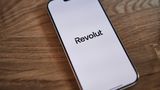 VIDEO Revolut revine online după o pană majoră, dar clienții sunt supărați