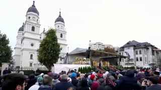 Drumul credinței: durerile rom&acirc;nilor, la moaștele Sfintei Parascheva