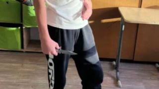 Incident grav la un liceu din Timișoara. Un elev s-a pozat &icirc;narmat &icirc;n sala de clasă
