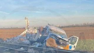 Ambulanță spulberată de tren! Impactul s-a produs &icirc;n Satu Mare