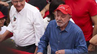Surpriză &icirc;n alegerile din Brazilia. Președintele Lula a c&acirc;știgat un nou mandat, &icirc;n timp ce Bolsonaro, favoritul lui Trump, cere anularea scrutinului