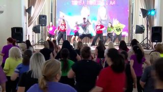 VIDEO &bdquo;E o activitate extraordinară&rdquo;. Remetea Mare, satul care dansează pe ritmuri de zumba