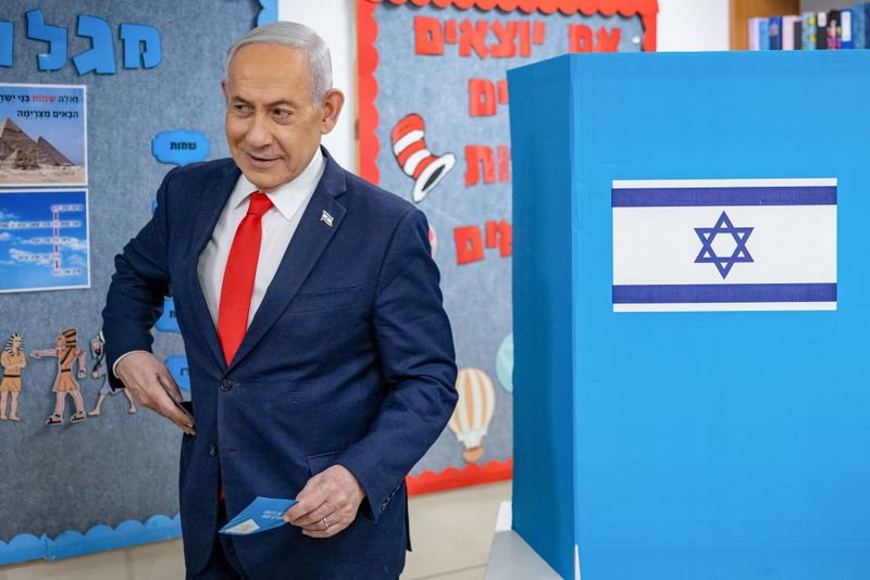 Alegeri Israel. Benjamin Netanyahu, cot la cot cu rivalul său, Gadi Eisenkot 