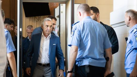 VIDEO Călin Georgescu răm&acirc;ne &icirc;n arest preventiv! Curtea de Apel București a decis prelungirea cu &icirc;ncă 30 de zile a pedepsei 