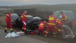 Accident cu patru victime, &icirc;n Mureș! O persoană a intrat &icirc;n stop cardio-respirator