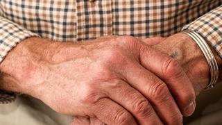 VIDEO Indexarea pensiilor de la 1 ianuarie, incertă. Pensionarii se tem că majorarea abia le va ajunge pentru c&acirc;teva cumpărături