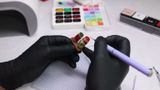 VIDEO De la mici și sarmale la murături! Mihaela, o clujeancă, transformă preparatele rom&acirc;nești &icirc;n modele 3D pentru unghii