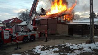 Incendiu devastator la un club din județul Neamț! O nouă tragedie ca la #Colectiv pe cale să se producă!