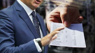 Ministrul Finanţelor, anunţ despre &icirc;ngheţarea salariilor bugetarilor: "Anul viitor salariile şi pensiile se vor lua cu siguranţă"